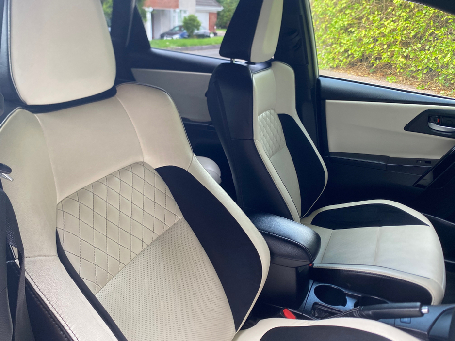 2017 Toyota Auris 1.8L Hybrid For Sale Images