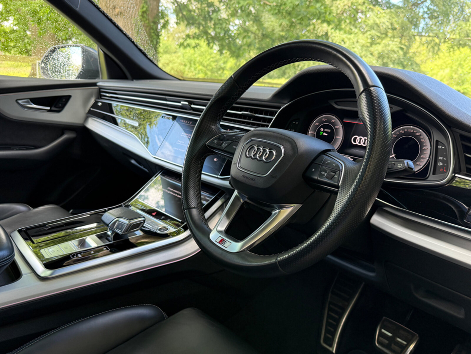 2021 Audi Q8 3L Petrol Plug-in Hybrid For Sale Images