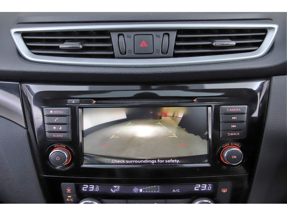 Nissan Qashqai 1.3 PET SE DCT *PANORAMIC ROOF*REVERSE CAM* — thumbnail 19