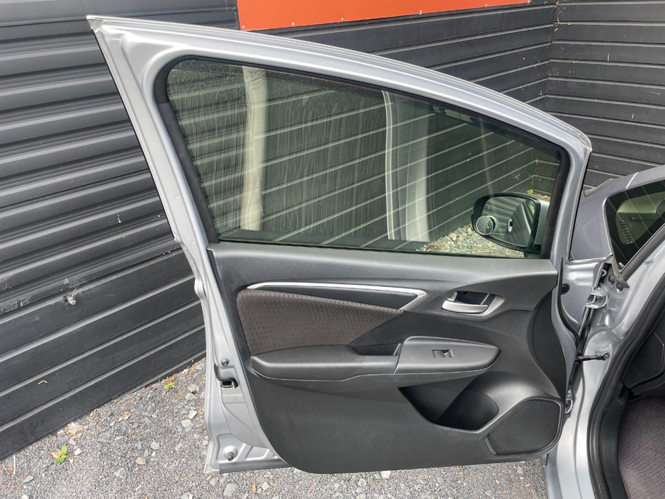 Honda Fit 1.5 HYBRID 5DR AUTO — thumbnail 13