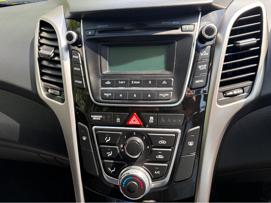 2012 Hyundai i30 1.6L Diesel For Sale Images