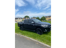 Toyota Hilux 2.8 SR5 4X4 201BHP D/CAB 4DR A 2.8D4D D/C