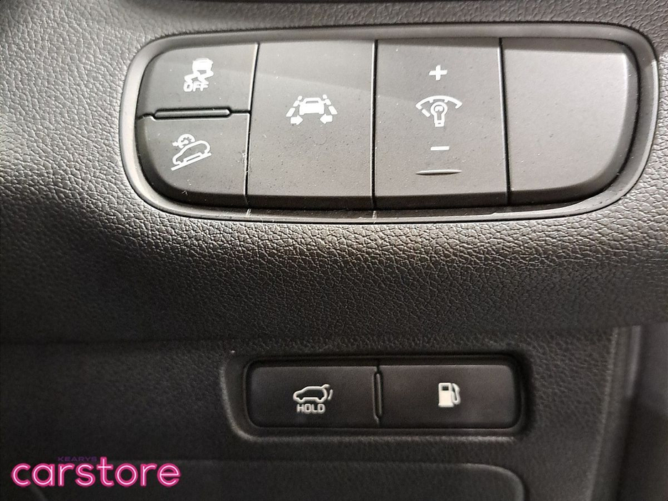 Kia Sorento 2.2 GT Line A/T * Full Kia Service History * 1 Owner Car — thumbnail 21