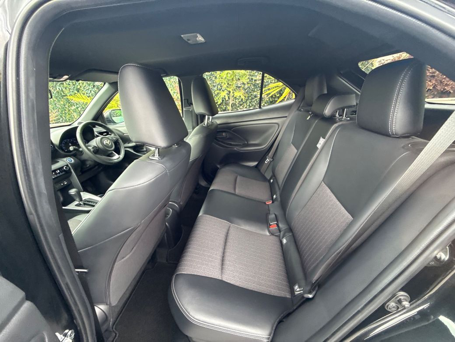 Toyota Yaris Cross 1.5 HYBRID / SOL TOP SPEC / LOW MILEAGE / TAX €150 (222 REG) — thumbnail 11
