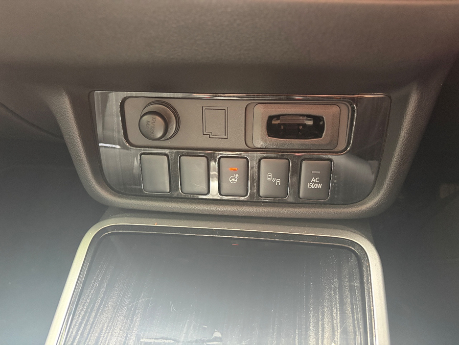 2018 Mitsubishi Outlander 2L Petrol Plug-in Hybrid For Sale Images