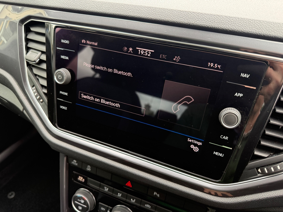 2021 Volkswagen T-Roc 2L Diesel For Sale Images