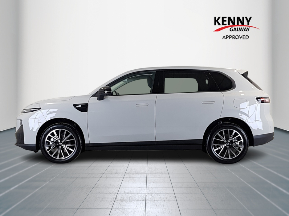2026 Leapmotor B10 1.5L Petrol Plug-in Hybrid For Sale Images