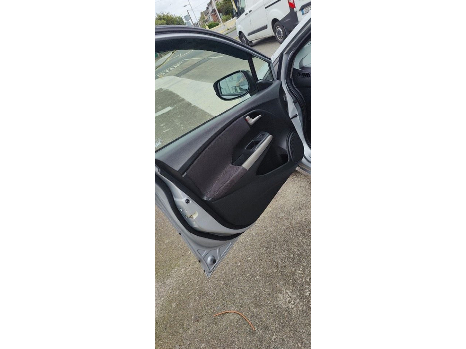 Honda Insight 1.3 SE Hatchback Petrol Automatic (98bhp) — thumbnail 4